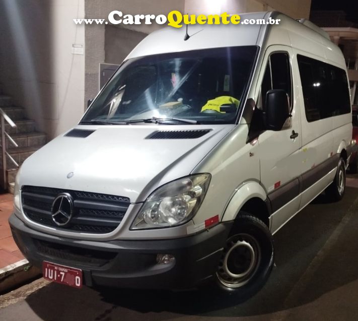 Mercedes-Benz SPRINTER 2.2 415 CDI VAN 16 LUGARES TETO ALTO 16V BI-TURBO DIESEL MANUAL - Loja