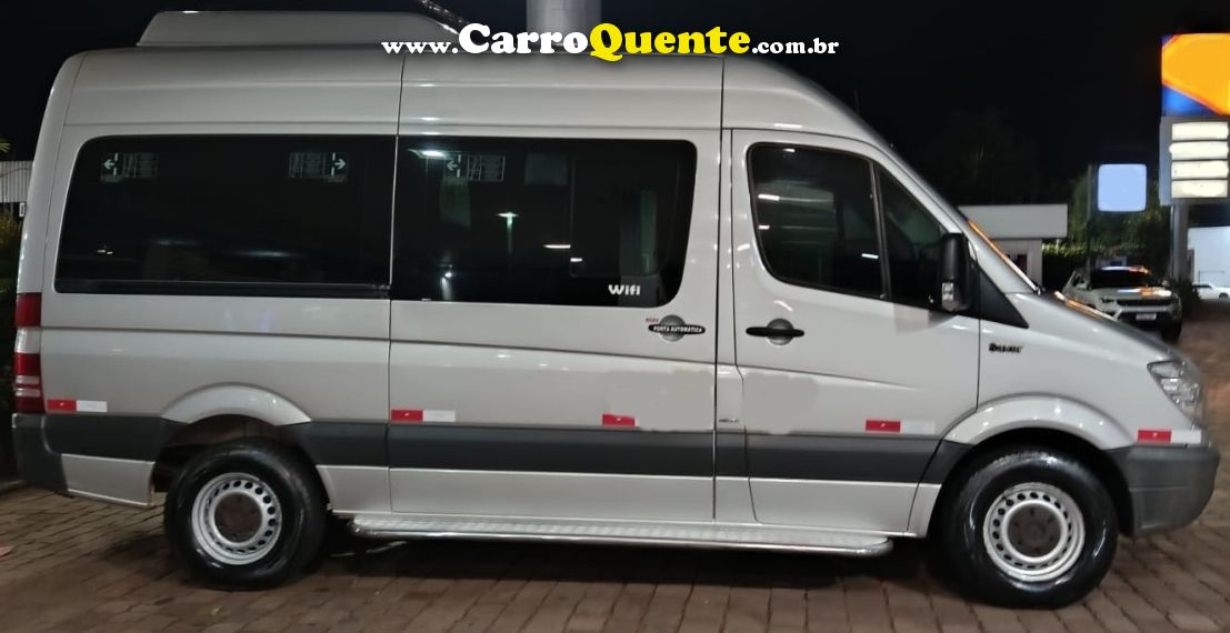Mercedes-Benz SPRINTER 2.2 415 CDI VAN 16 LUGARES TETO ALTO 16V BI-TURBO DIESEL MANUAL - Loja