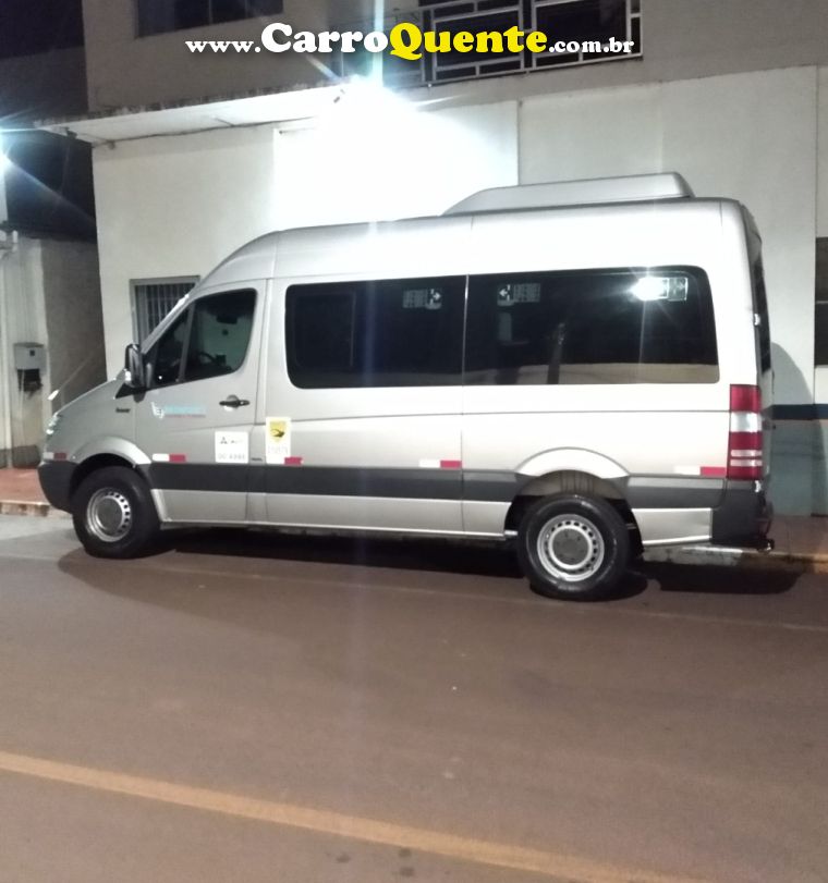 Mercedes-Benz SPRINTER 2.2 415 CDI VAN 16 LUGARES TETO ALTO 16V BI-TURBO DIESEL MANUAL - Loja