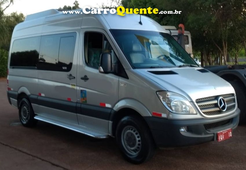 Mercedes-Benz SPRINTER 2.2 415 CDI VAN 16 LUGARES TETO ALTO 16V BI-TURBO DIESEL MANUAL - Loja
