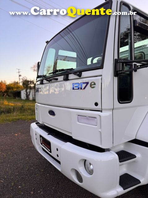 Ford Cargo 1517 CARGO 1517 Turbo Munck - Loja