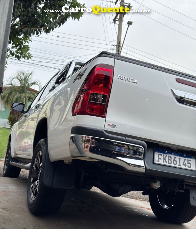 Toyota HILUX 2.8 D-4D TURBO DIESEL CD SRV 4X4 AUTOMÁTICO - Loja