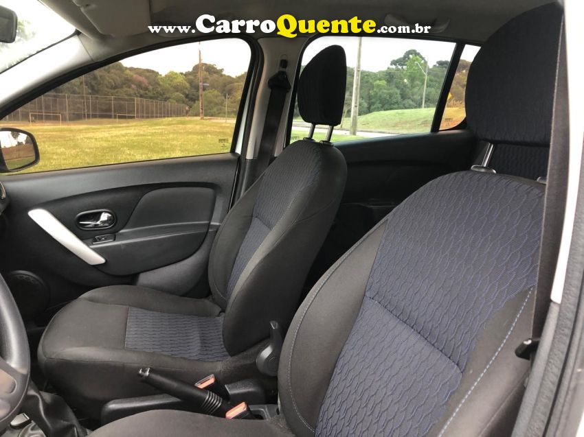 Renault SANDERO 1.0 EXPRESSION 16V FLEX 4P MANUAL - Loja