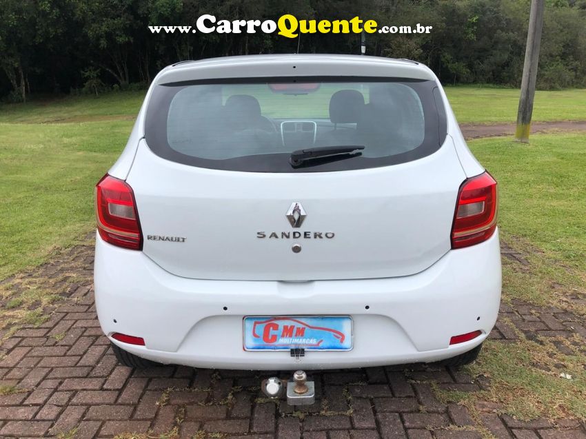 Renault SANDERO 1.0 EXPRESSION 16V FLEX 4P MANUAL - Loja