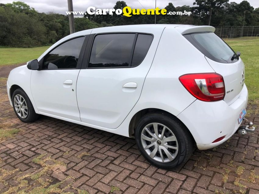 Renault SANDERO 1.0 EXPRESSION 16V FLEX 4P MANUAL - Loja