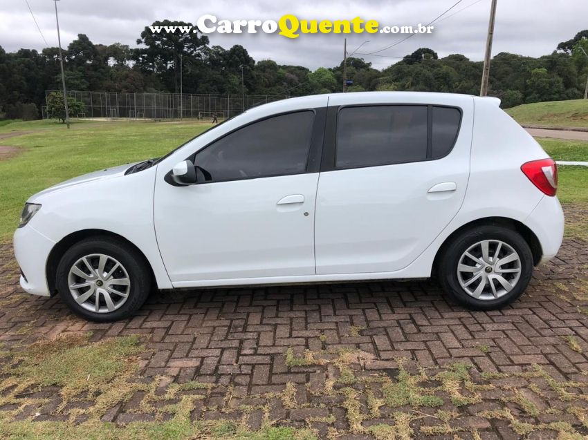 Renault SANDERO 1.0 EXPRESSION 16V FLEX 4P MANUAL - Loja