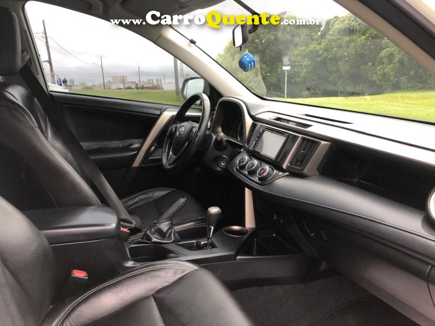 Toyota RAV4 2.0 4X2 16V GASOLINA 4P AUTOMÁTICO - Loja