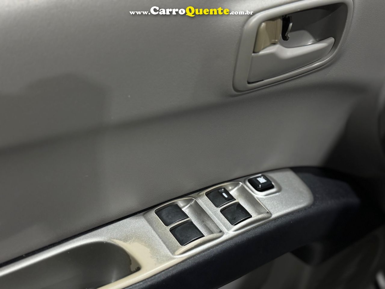 MITSUBISHI L200 TRITON 2.4 HLS 4X2 CD 16V 2016 - Loja