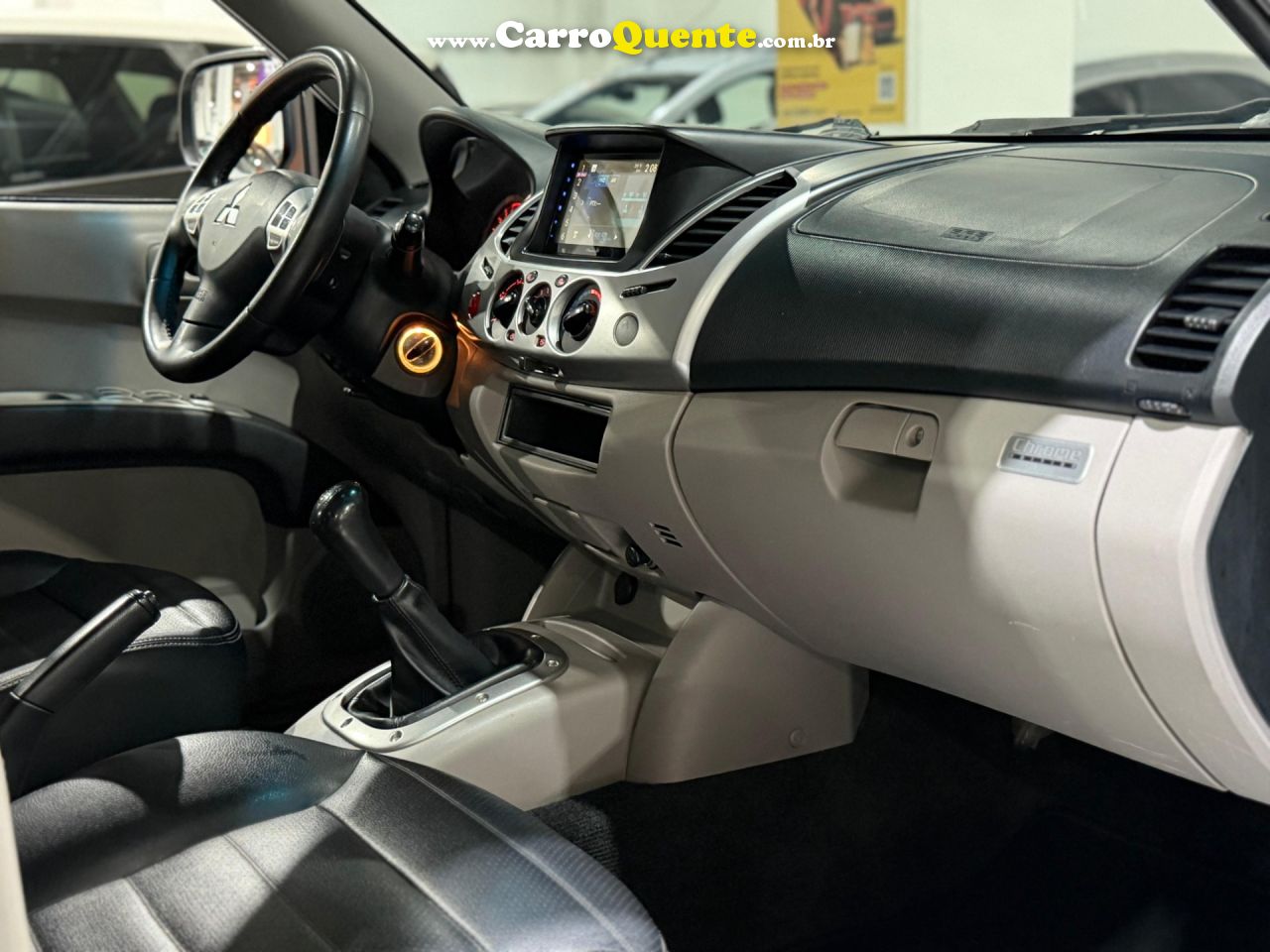 MITSUBISHI L200 TRITON 2.4 HLS 4X2 CD 16V 2016 - Loja