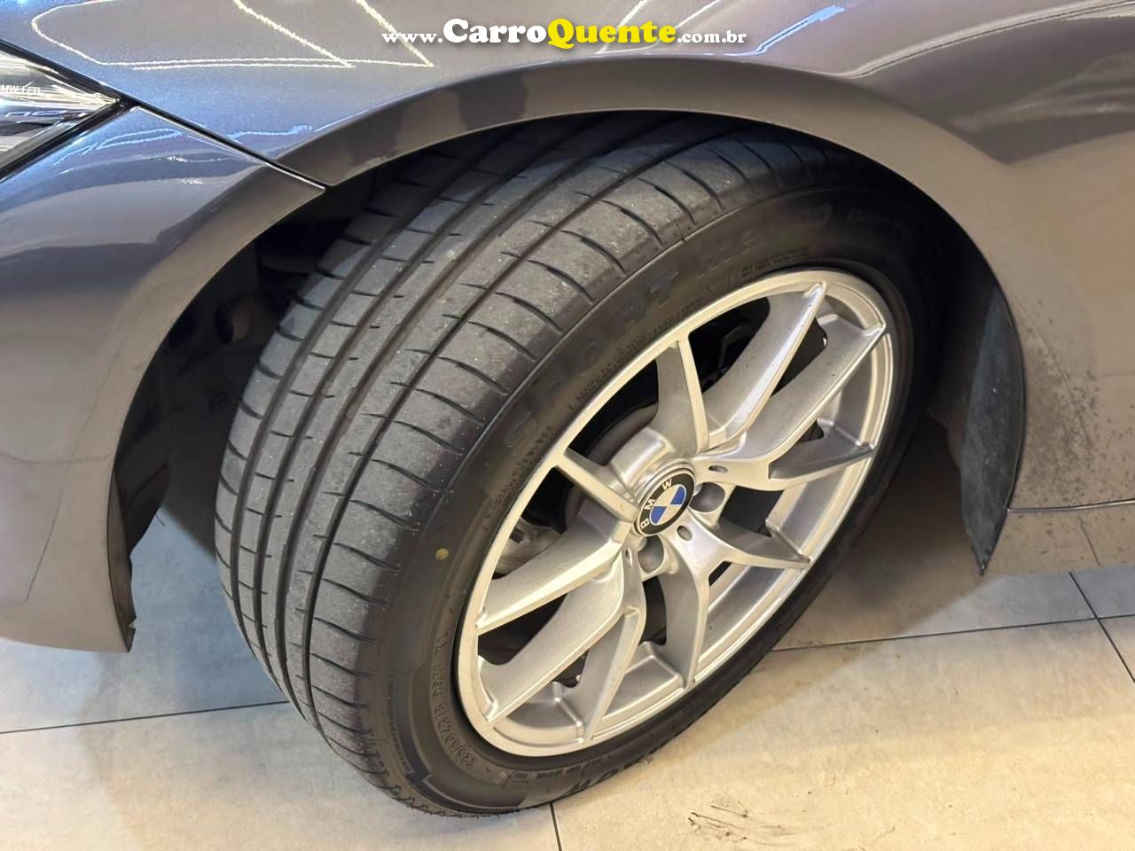 BMW 320i 2.0 SPORT 16V TURBO ACTIVE 2018 - Loja