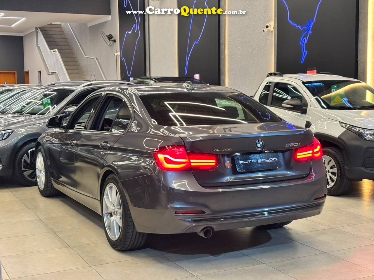 BMW 320i 2.0 SPORT 16V TURBO ACTIVE 2018 - Loja