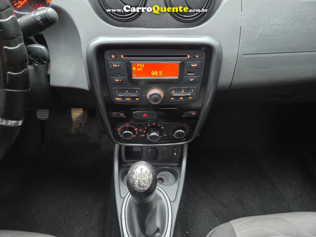 RENAULT DUSTER 2.0 DYNAMIQUE 4X2 16V 2013 - Loja