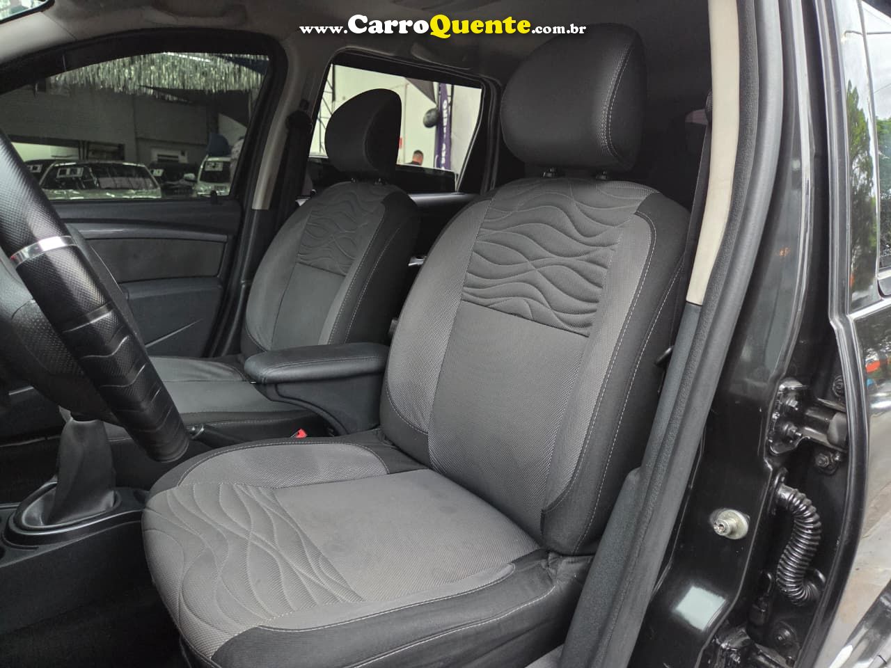 RENAULT DUSTER 2.0 DYNAMIQUE 4X2 16V 2013 - Loja