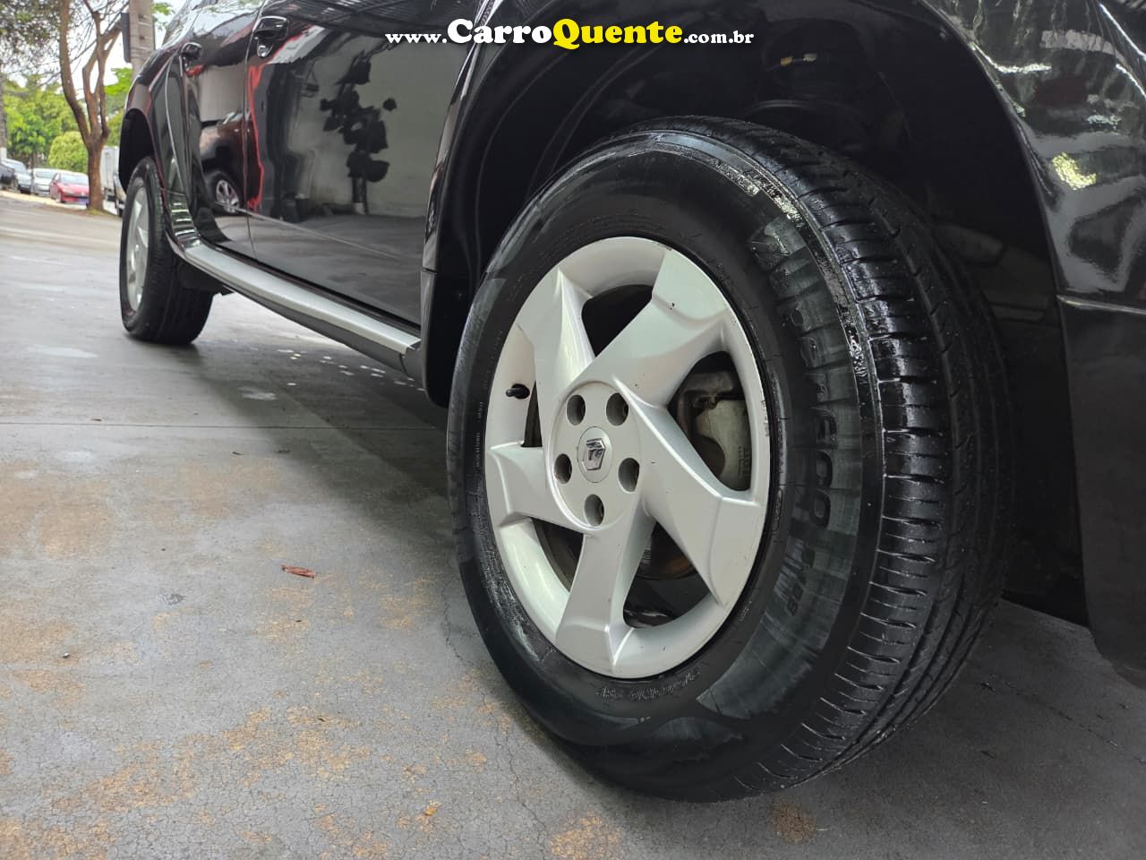 RENAULT DUSTER 2.0 DYNAMIQUE 4X2 16V 2013 - Loja