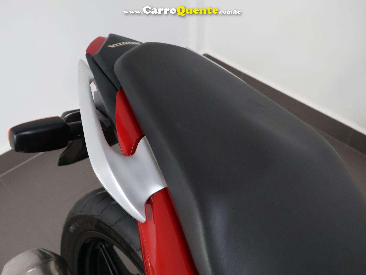HONDA CB 300R 2012 - Loja