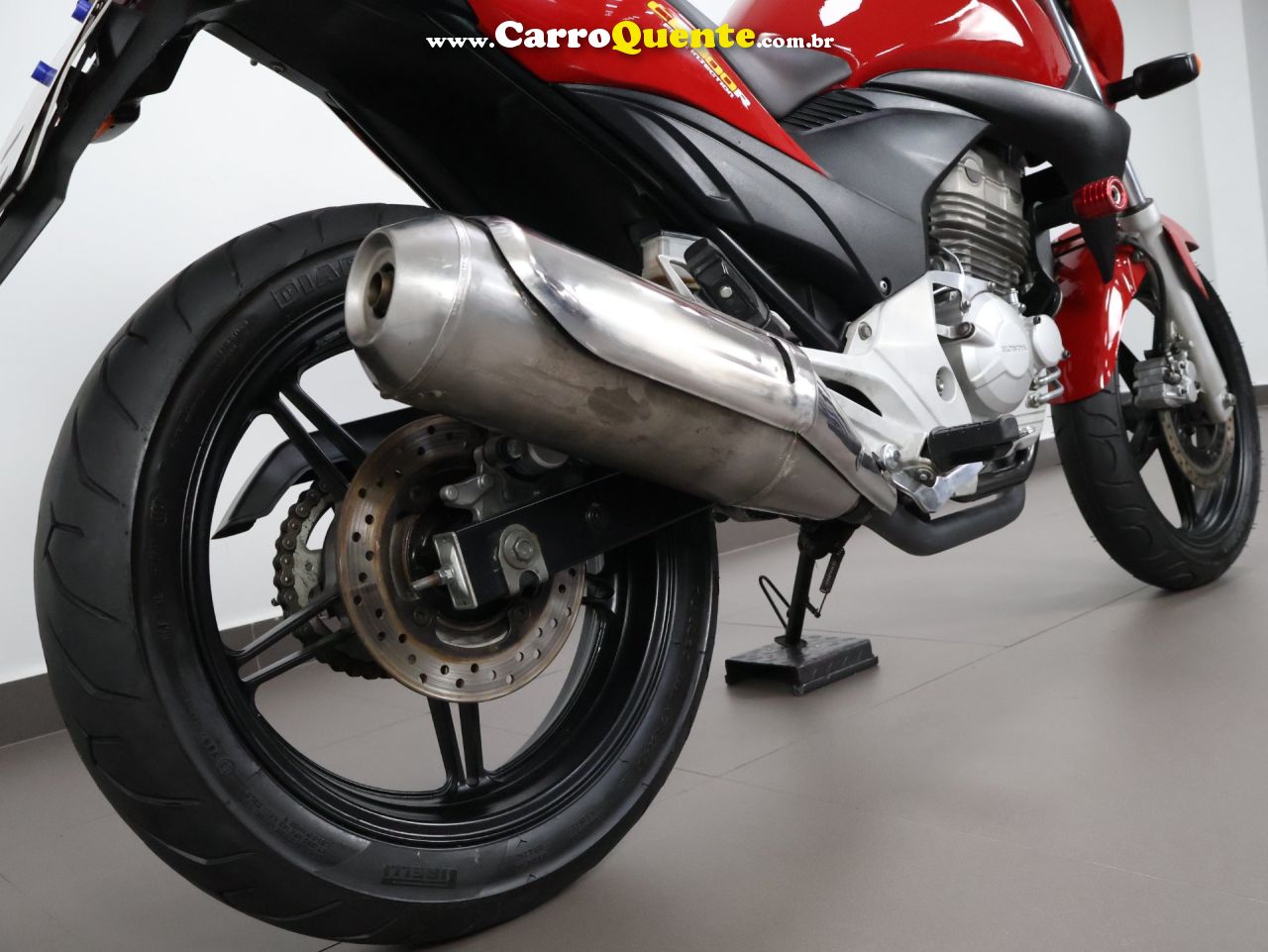 HONDA CB 300R 2012 - Loja