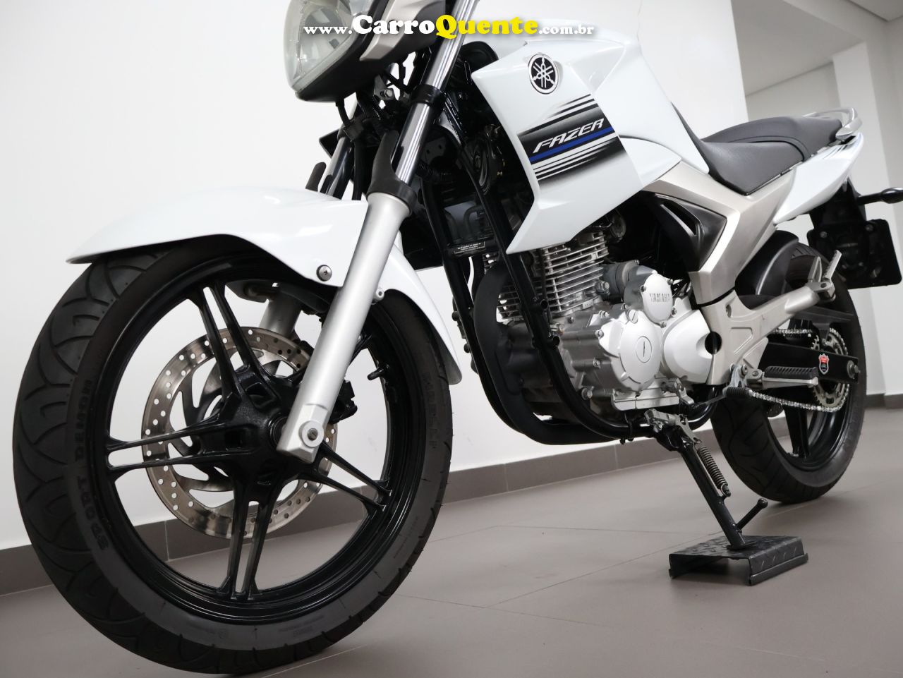 YAMAHA YS 250 FAZER 2015 - Loja