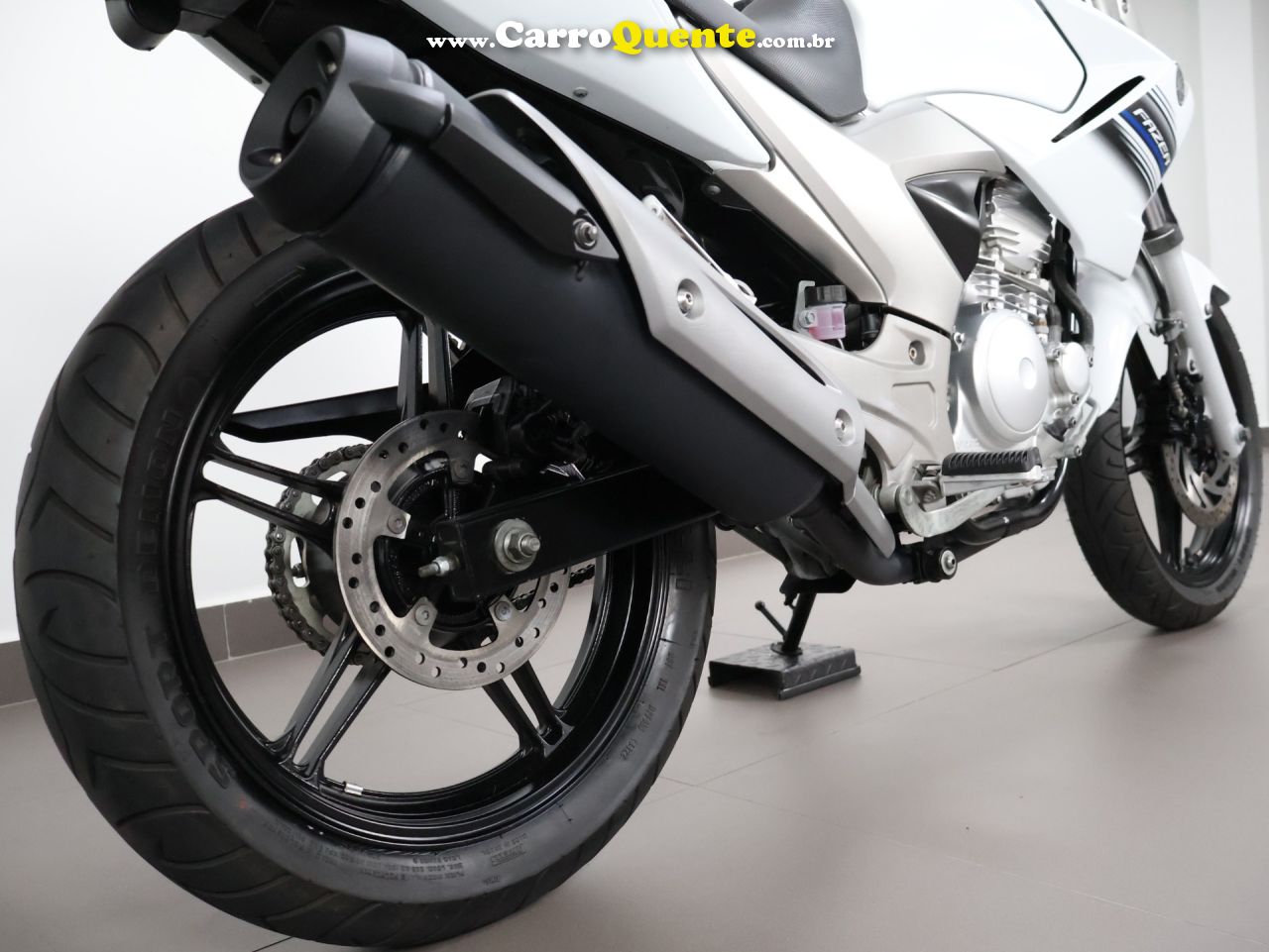 YAMAHA YS 250 FAZER 2015 - Loja