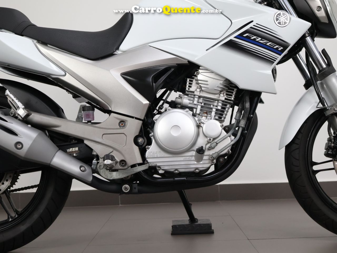 YAMAHA YS 250 FAZER 2015 - Loja