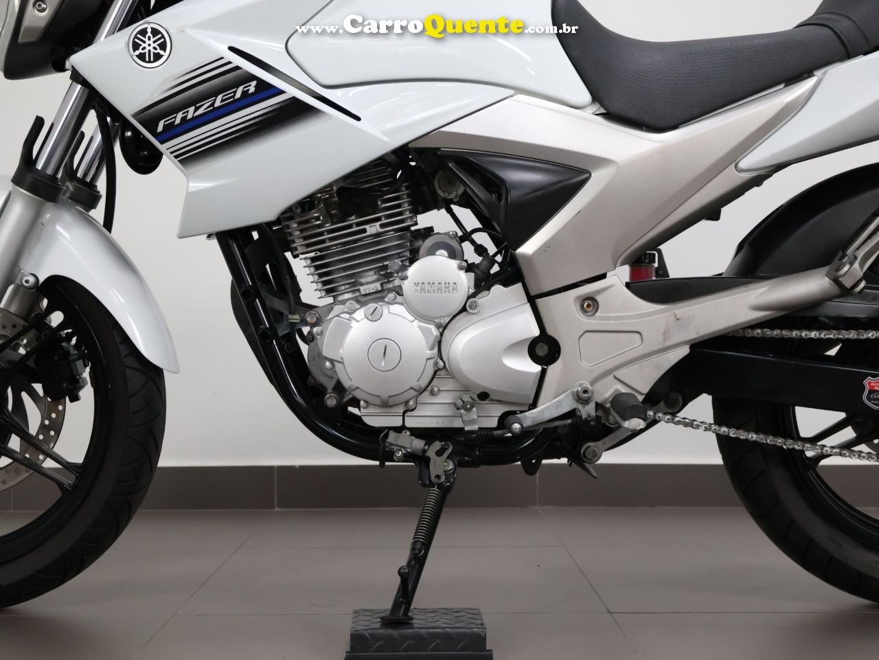 YAMAHA YS 250 FAZER 2015 - Loja