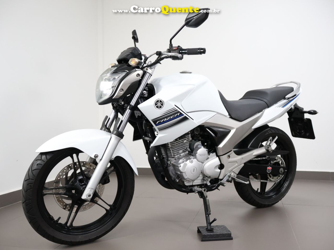YAMAHA YS 250 FAZER 2015 - Loja