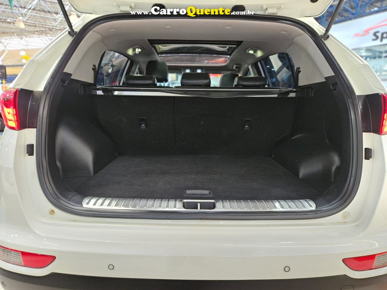 KIA SPORTAGE 2.0 EX FLEX * C/ TETO SOLAR * 2018 - Loja
