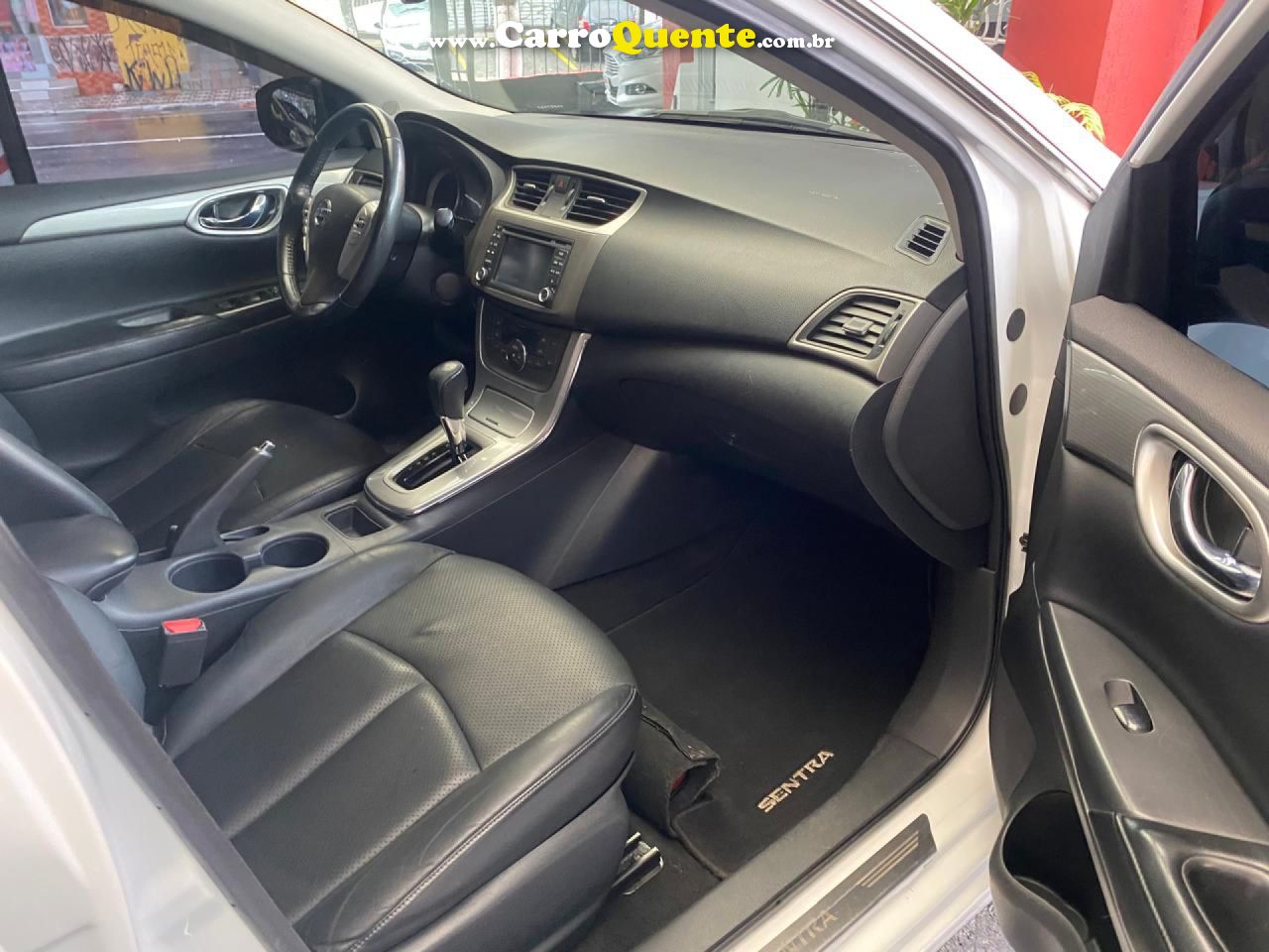 NISSAN   SENTRA SL 2.0 2.0 FLEX FUEL 16V AUT.   BRANCO 2015 2.0 FLEX - Loja
