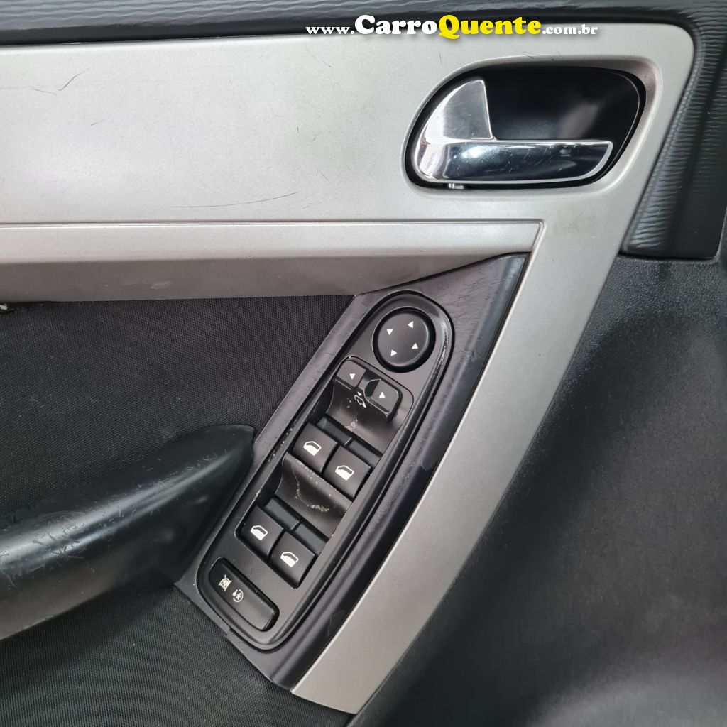 CITROËN   C4 PICASSOPIC. LA LUNA 2.0 16V  AUT.   VERDE 2012 2.0 GASOLINA - Loja