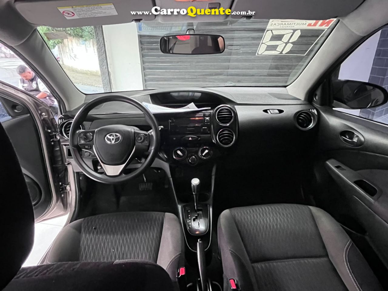 TOYOTA   ETIOS XS 1.5 FLEX 16V 5P AUT.   CINZA 2018 1.5 FLEX - Loja