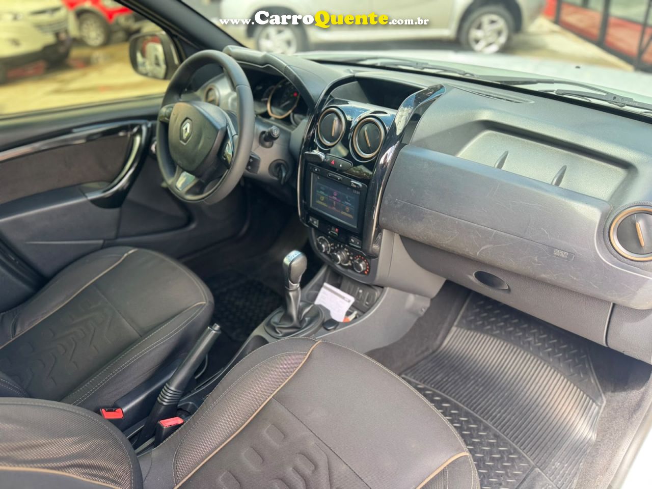 RENAULT   DUSTER DYNAMIQUE 1.6 FLEX 16V AUT.   BRANCO 2018 1.6 FLEX - Loja