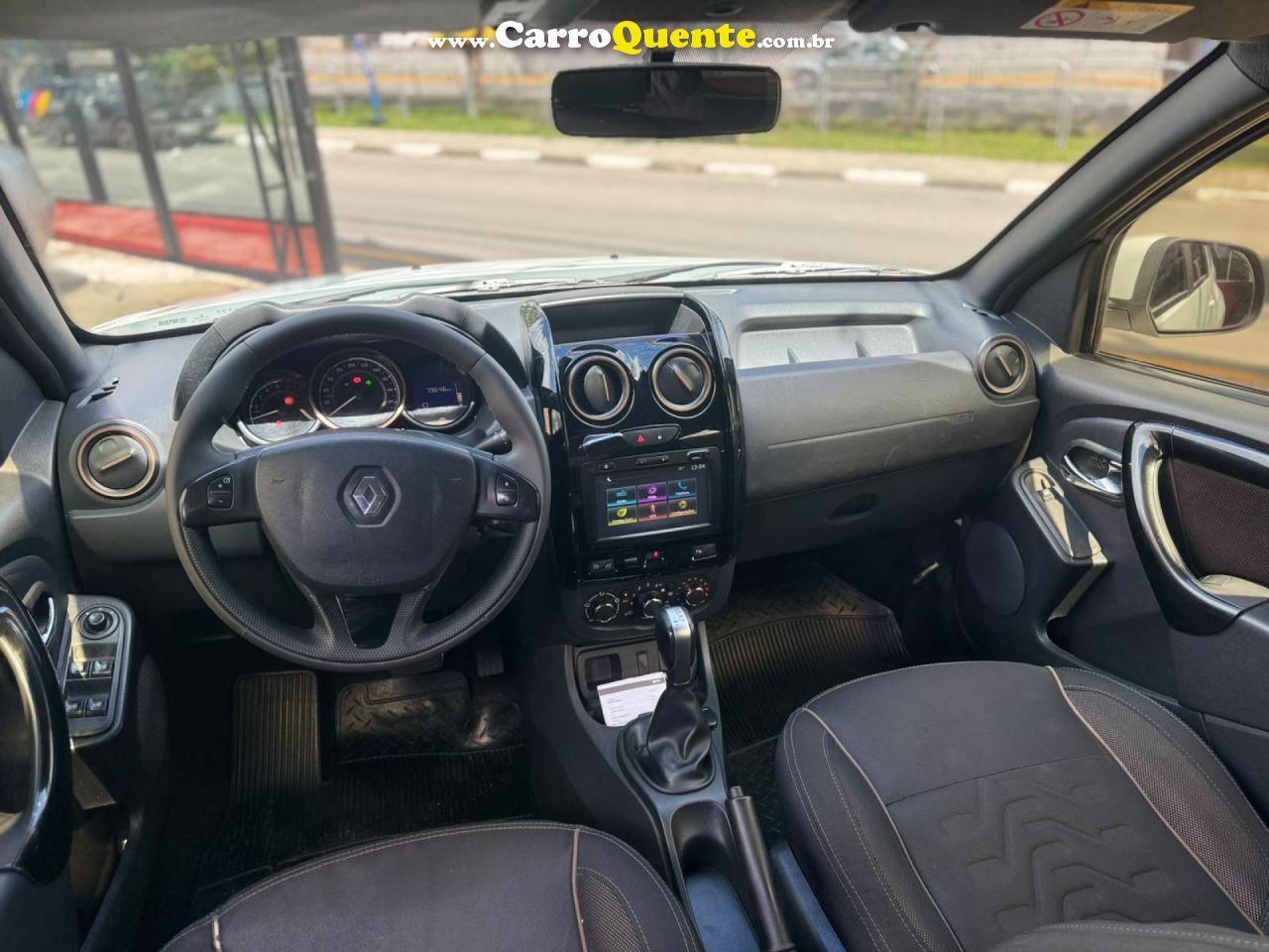 RENAULT   DUSTER DYNAMIQUE 1.6 FLEX 16V AUT.   BRANCO 2018 1.6 FLEX - Loja