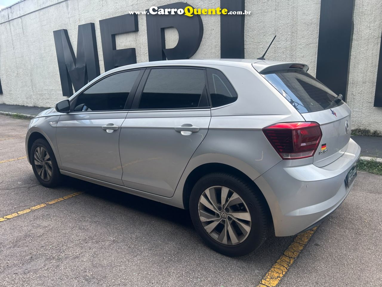 VOLKSWAGEN   POLO COMFORT. 200 TSI 1.0 FLEX 12V AUT.   PRATA 2020 1.0 FLEX - Loja