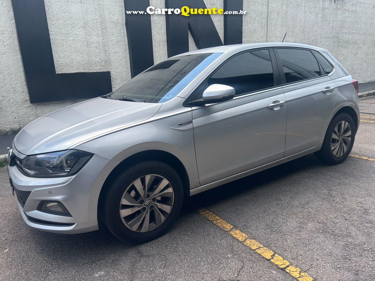 VOLKSWAGEN   POLO COMFORT. 200 TSI 1.0 FLEX 12V AUT.   PRATA 2020 1.0 FLEX - Loja