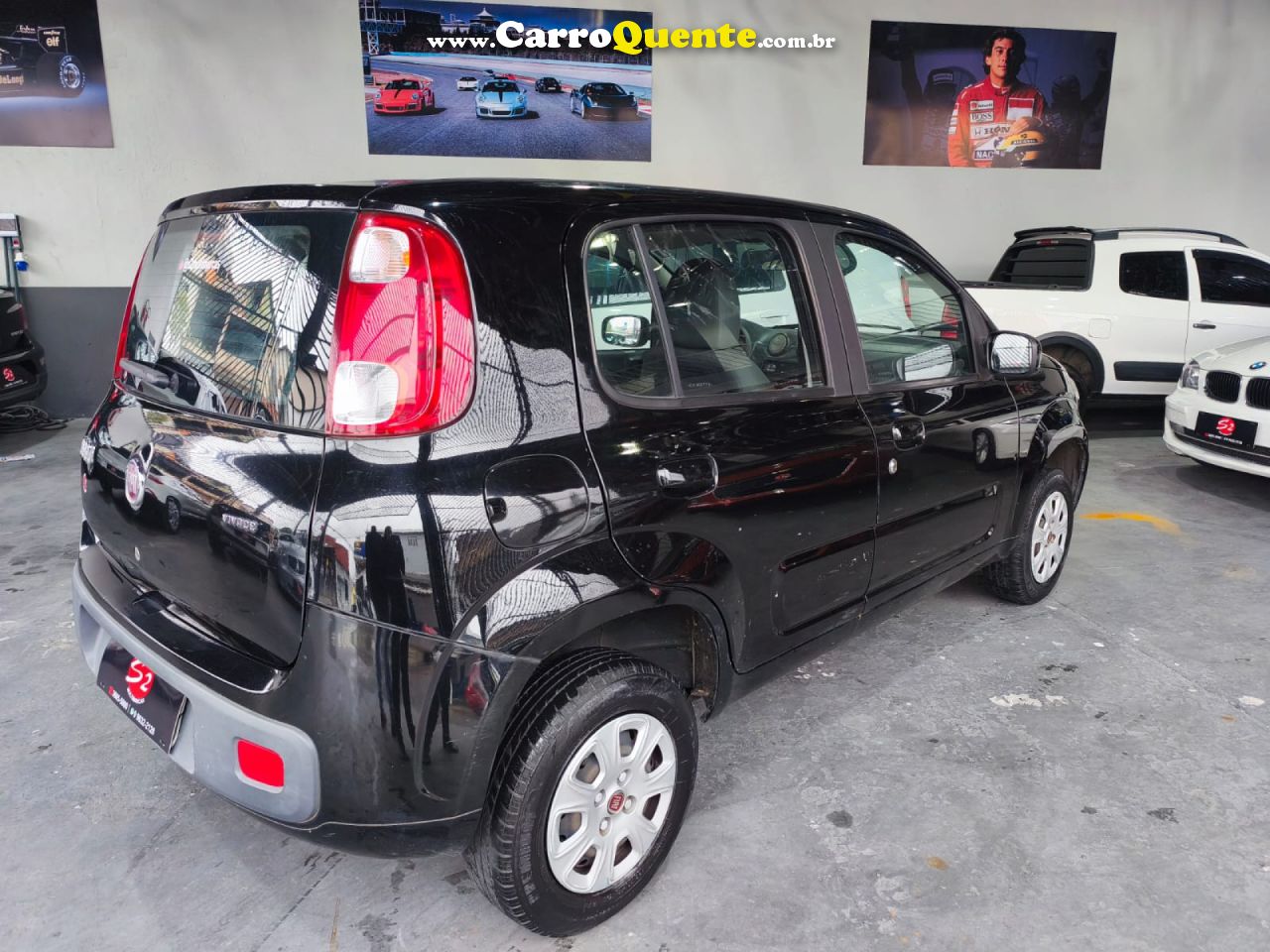 FIAT   UNO VIVACE CELEB. 1.0 EVO F.FLEX 8V 5P   PRETO 2012 1.0 GASOLINA - Loja