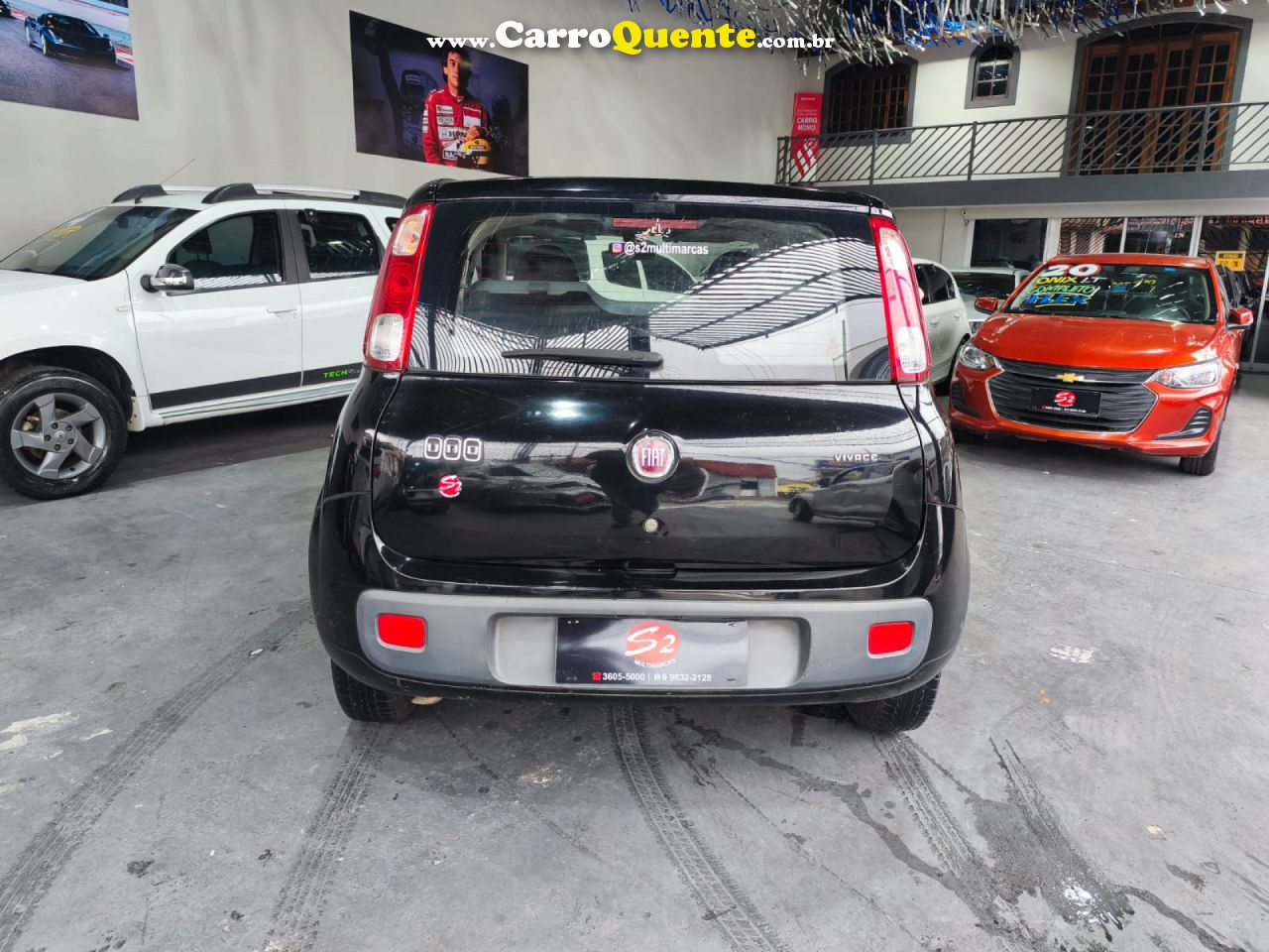 FIAT   UNO VIVACE CELEB. 1.0 EVO F.FLEX 8V 5P   PRETO 2012 1.0 GASOLINA - Loja
