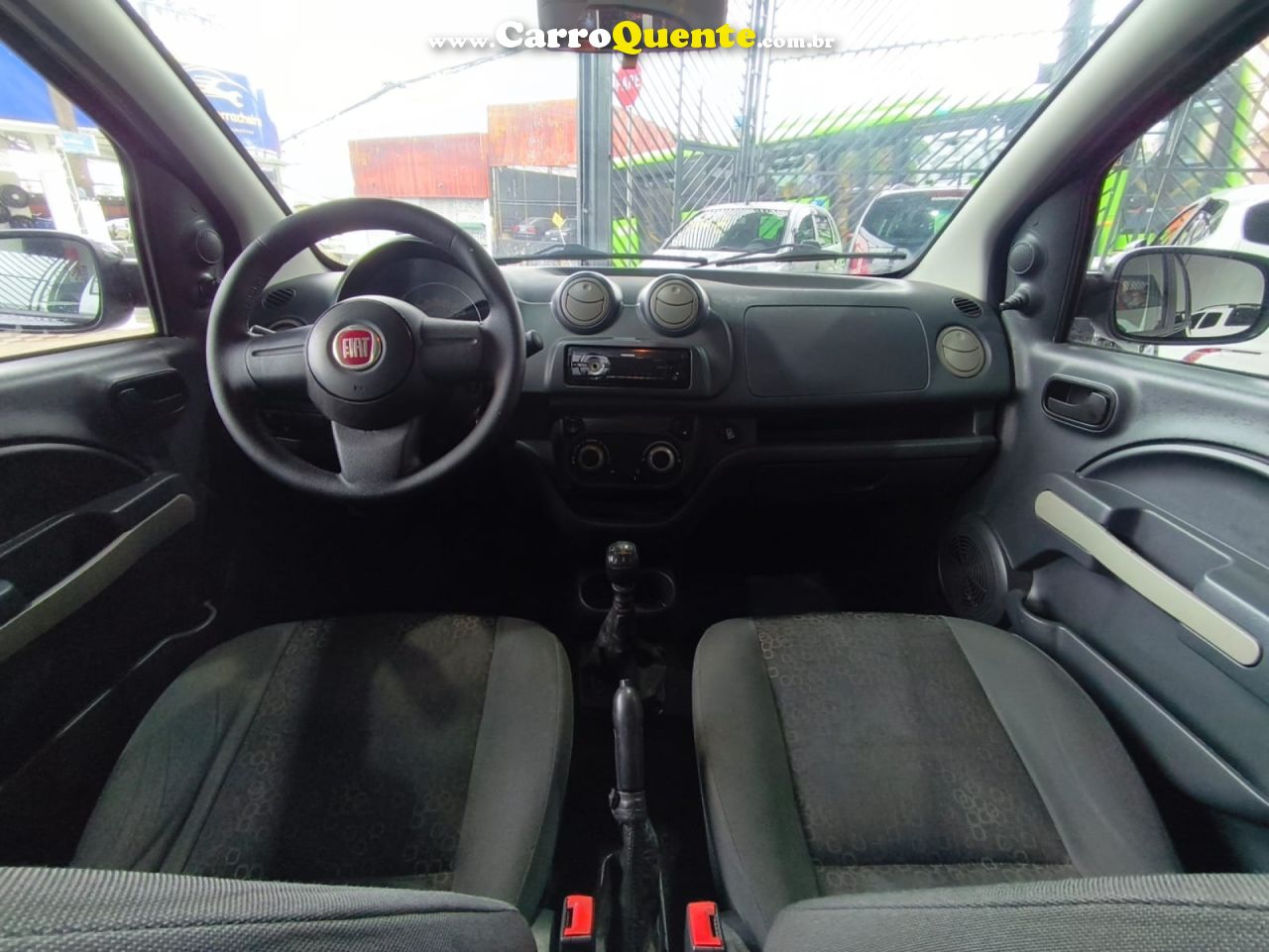 FIAT   UNO VIVACE CELEB. 1.0 EVO F.FLEX 8V 5P   PRETO 2012 1.0 GASOLINA - Loja