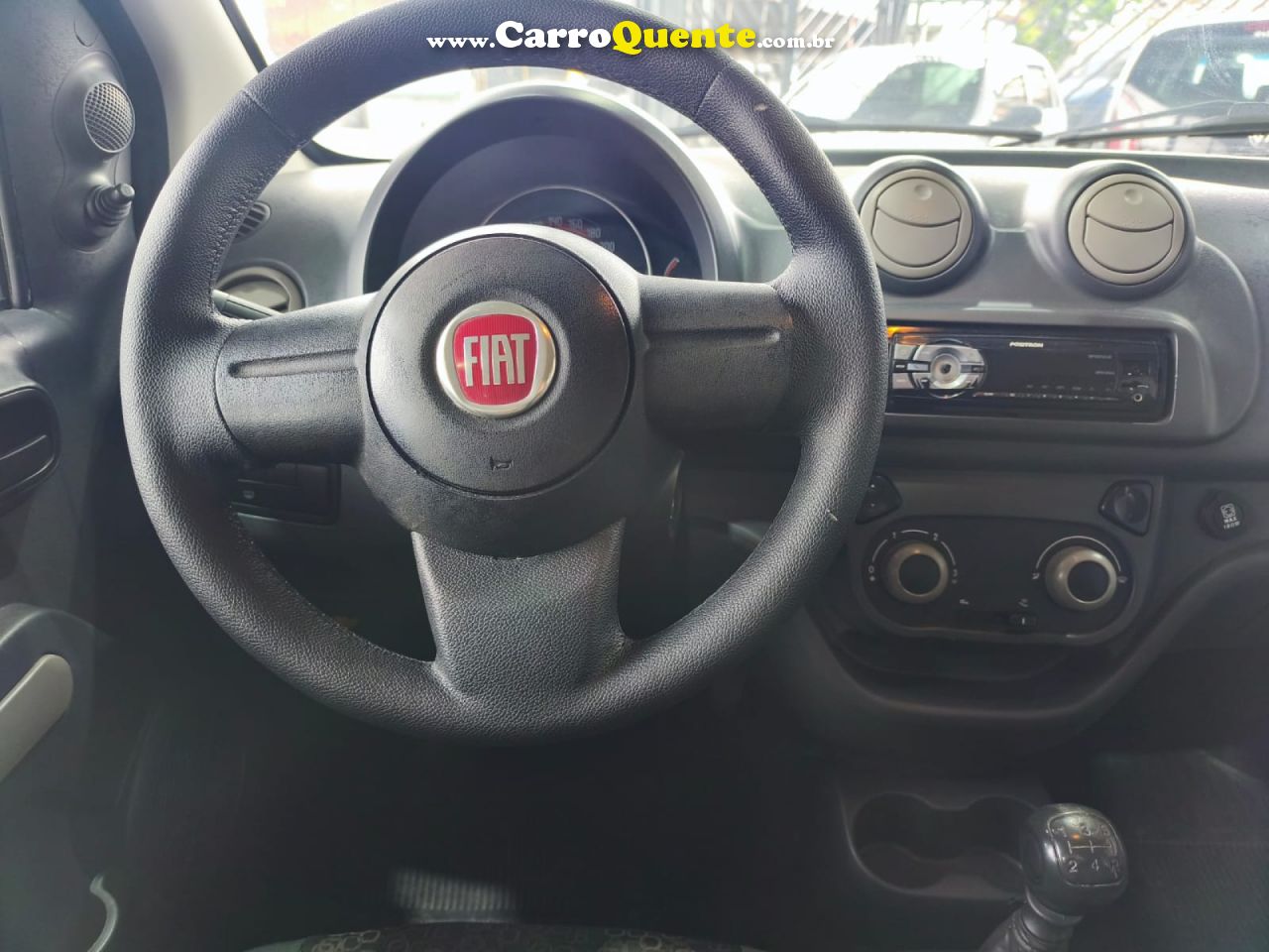 FIAT   UNO VIVACE CELEB. 1.0 EVO F.FLEX 8V 5P   PRETO 2012 1.0 GASOLINA - Loja