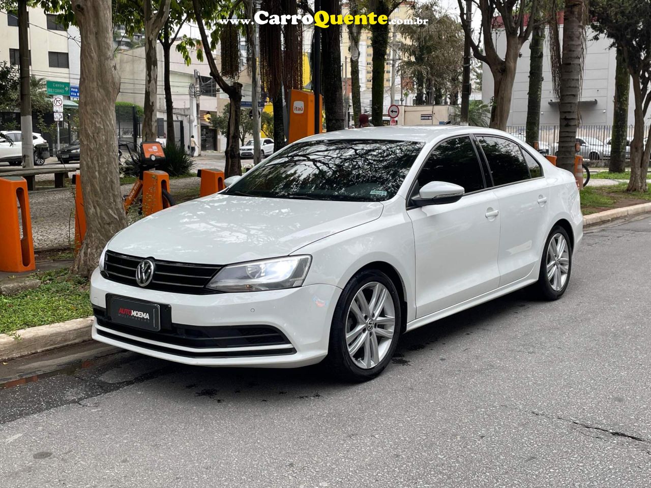 VOLKSWAGEN JETTA 2.0 COMFORTLINE 120CV 2015 - Loja