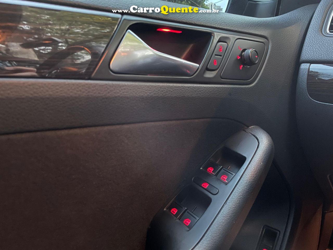 VOLKSWAGEN JETTA 2.0 COMFORTLINE 120CV 2015 - Loja