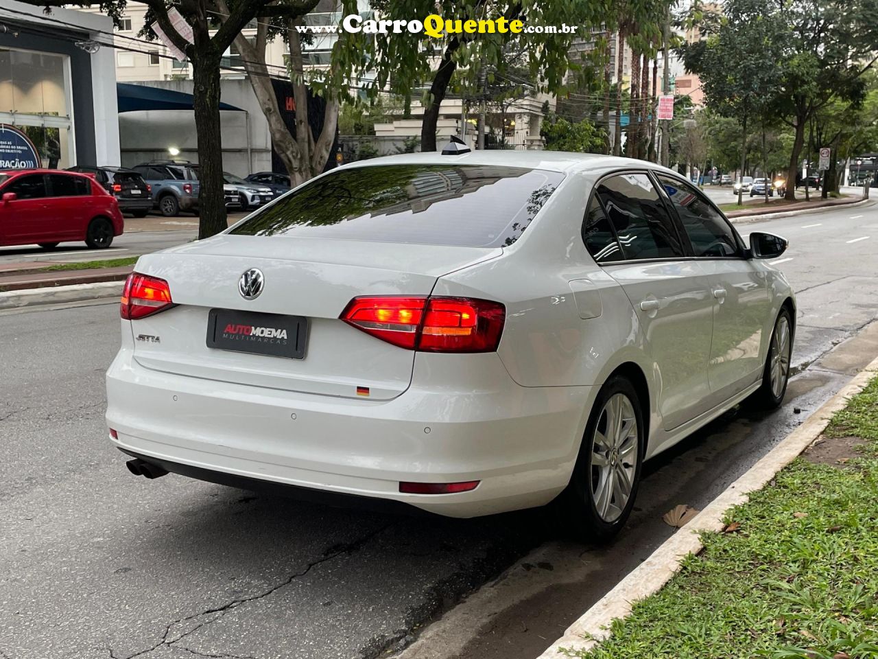 VOLKSWAGEN JETTA 2.0 COMFORTLINE 120CV 2015 - Loja