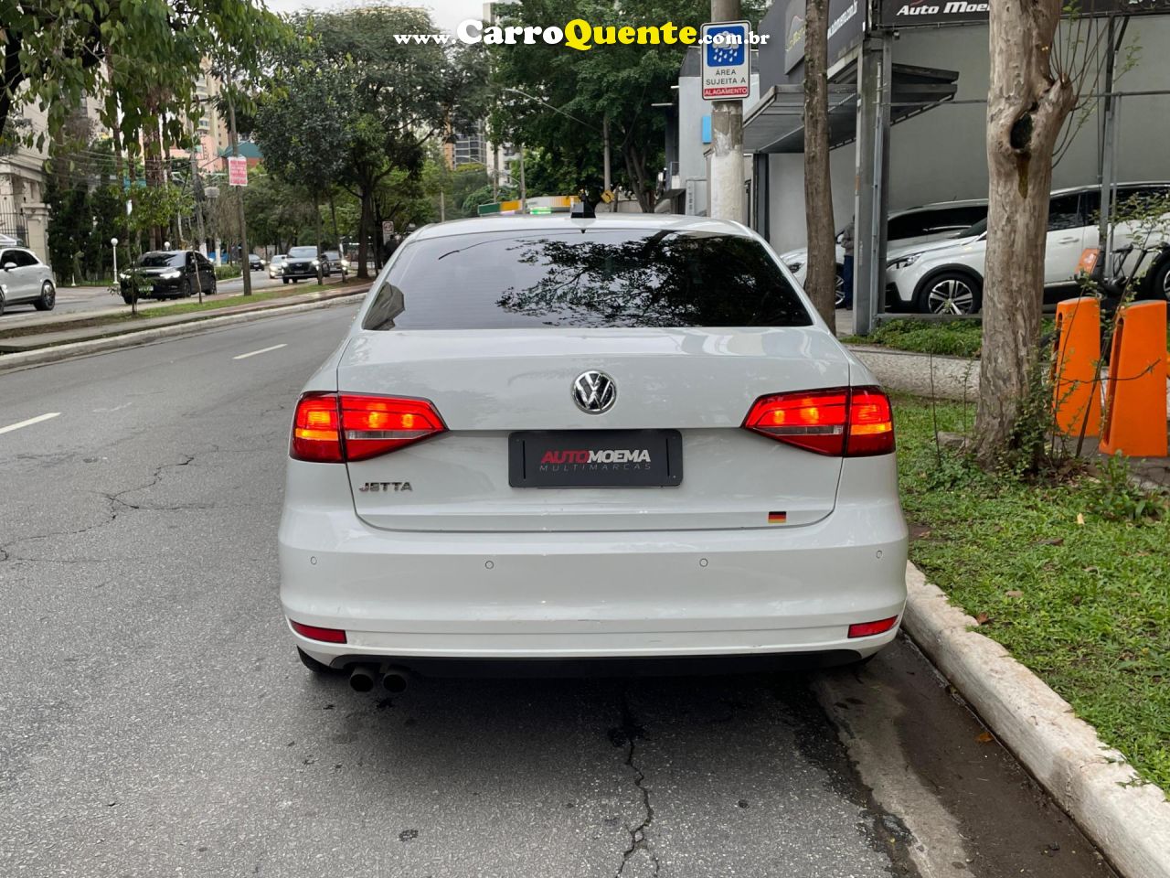 VOLKSWAGEN JETTA 2.0 COMFORTLINE 120CV 2015 - Loja