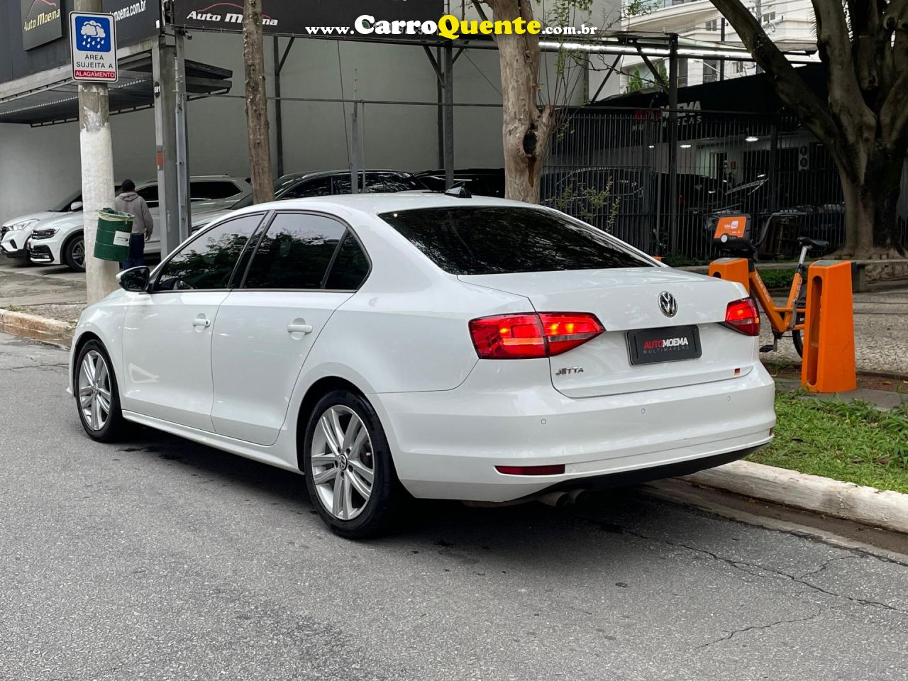 VOLKSWAGEN JETTA 2.0 COMFORTLINE 120CV 2015 - Loja