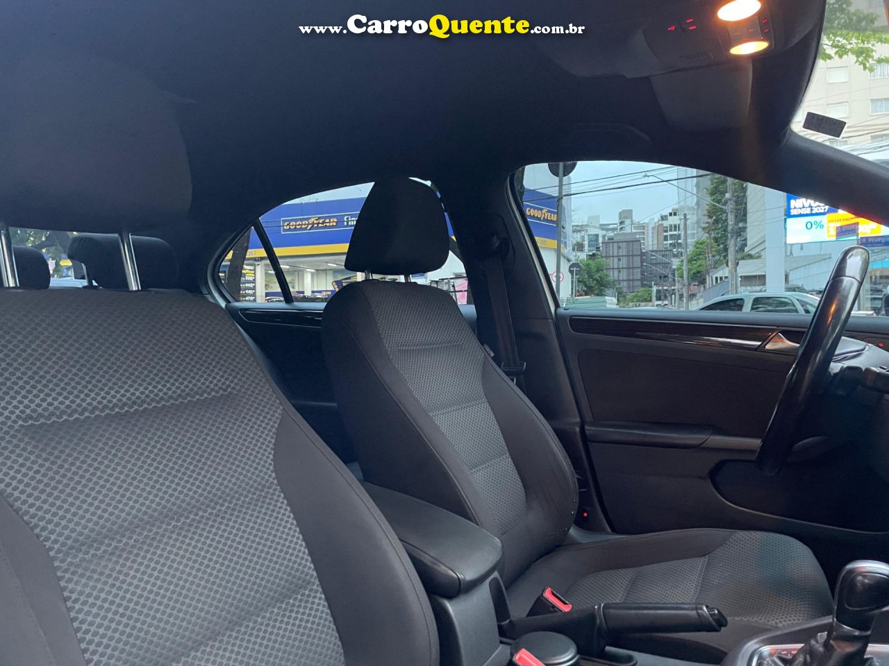 VOLKSWAGEN JETTA 2.0 COMFORTLINE 120CV 2015 - Loja