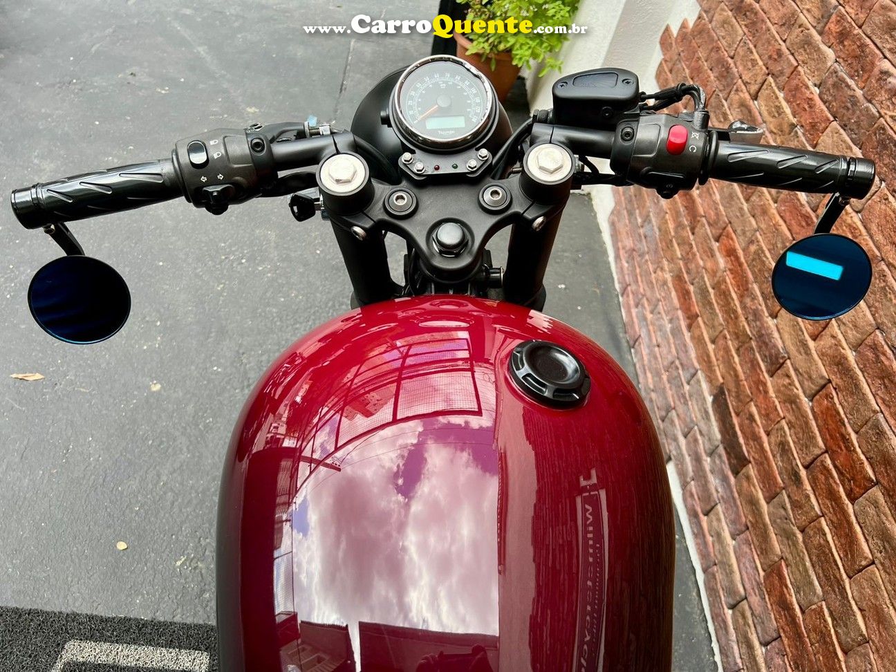 TRIUMPH BONNEVILLE T 100 865 2014 - Loja