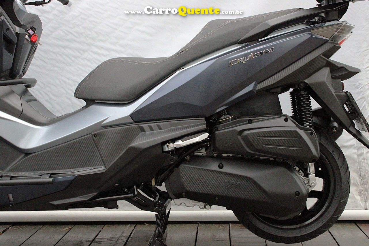 DAFRA CRUISYM 300 2025 - Loja