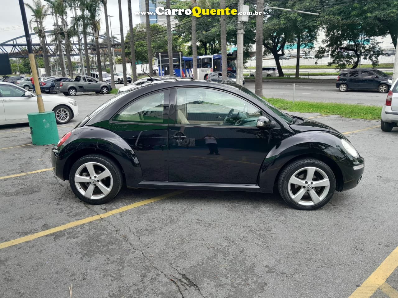 VOLKSWAGEN   NEW BEETLE 2.0 MI MEC.AUT.   PRETO 2010 2.0 GASOLINA - Loja