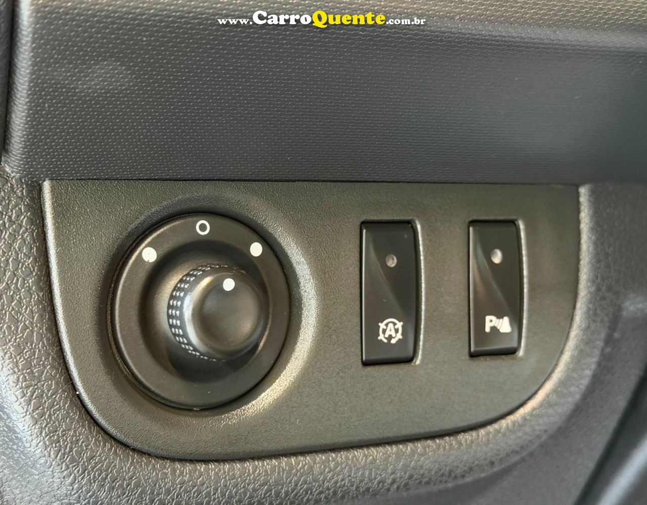 RENAULT   SANDERO STEPWAY FLEX 1.6 16V 5P   PRATA 2019 1.6 FLEX - Loja