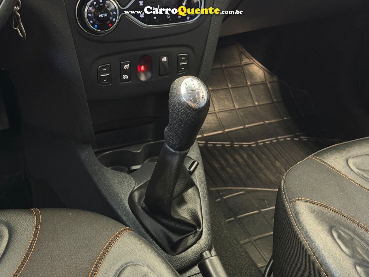 RENAULT   SANDERO STEPWAY FLEX 1.6 16V 5P   PRATA 2019 1.6 FLEX - Loja