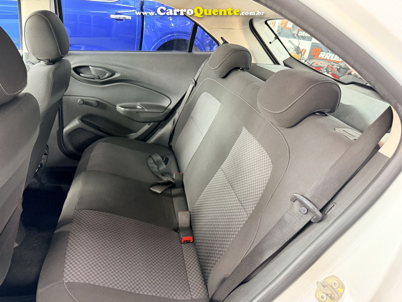 CHEVROLET   ONIX HATCH LT 1.4 8V FLEXPOWER 5P MEC.   BRANCO 2017 1.4 FLEX - Loja
