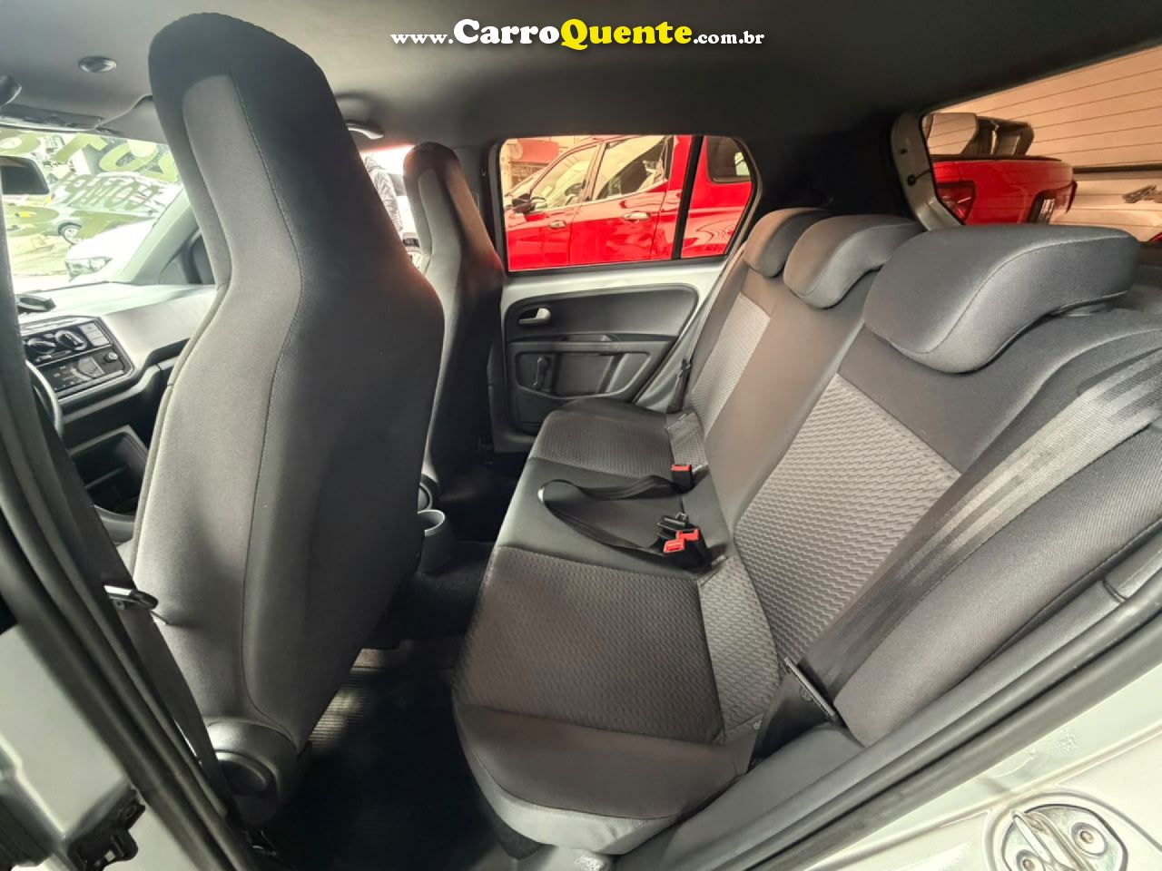 VOLKSWAGEN   UP! MOVE 1.0 TSI TOTAL FLEX 12V 5P   PRATA 2018 1.0 FLEX - Loja